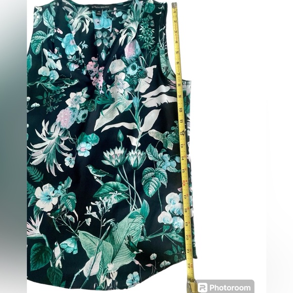 Banana Republic Sleeveless Top - size XS - Picture 4 of 6